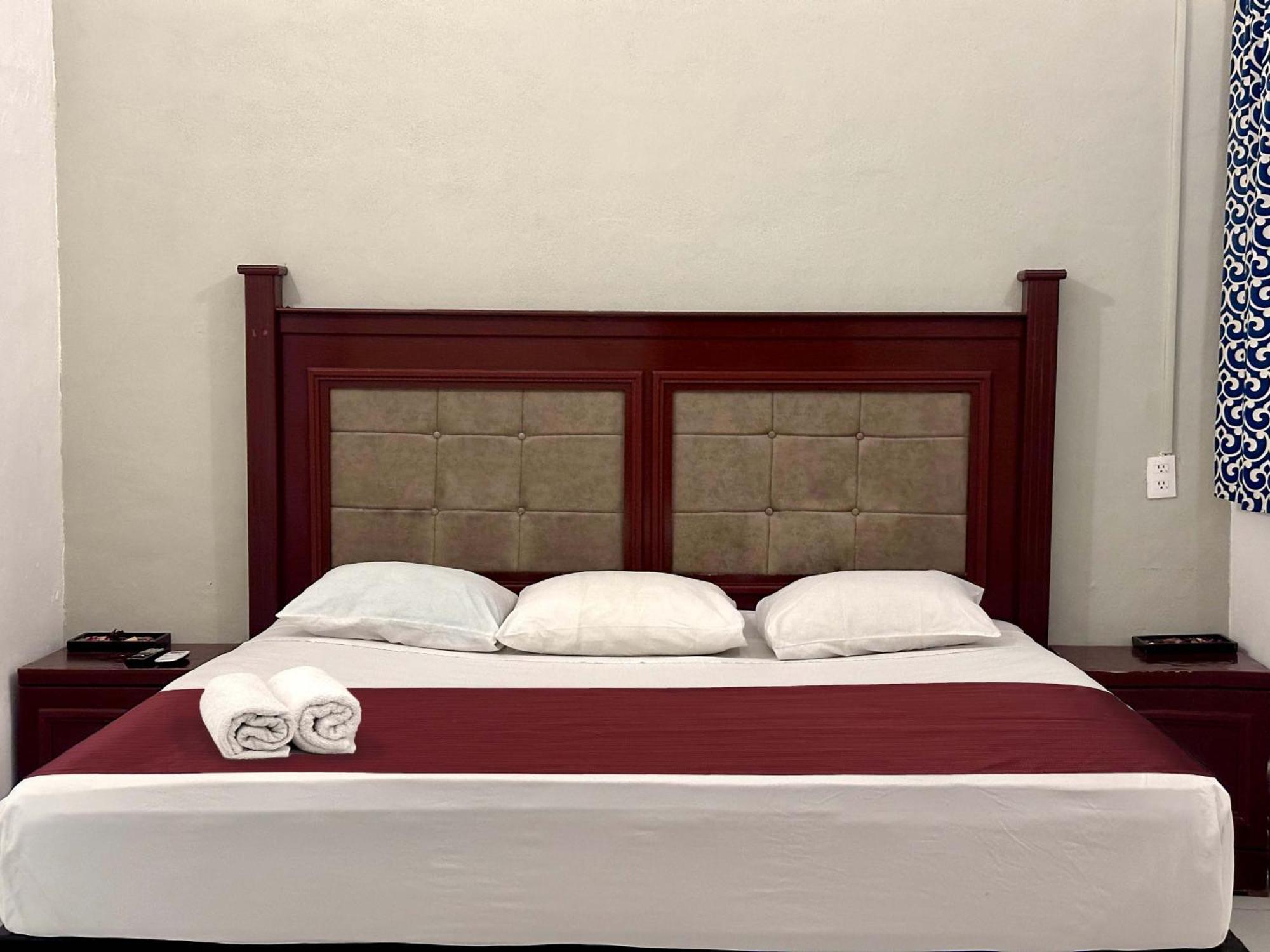 Casa Vidal Hotel Valladolid  Buitenkant foto